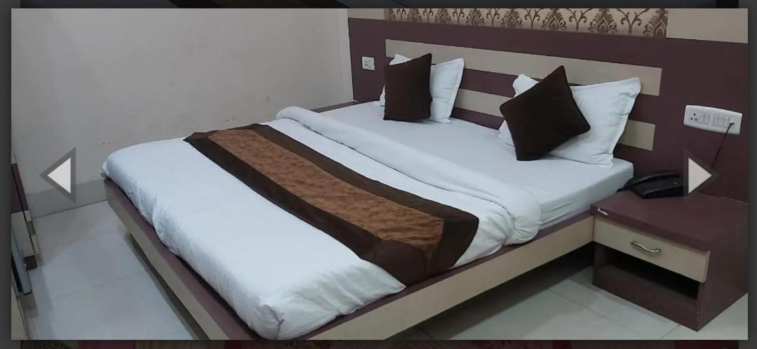 Hotel Soni International Khalilabad Extérieur photo